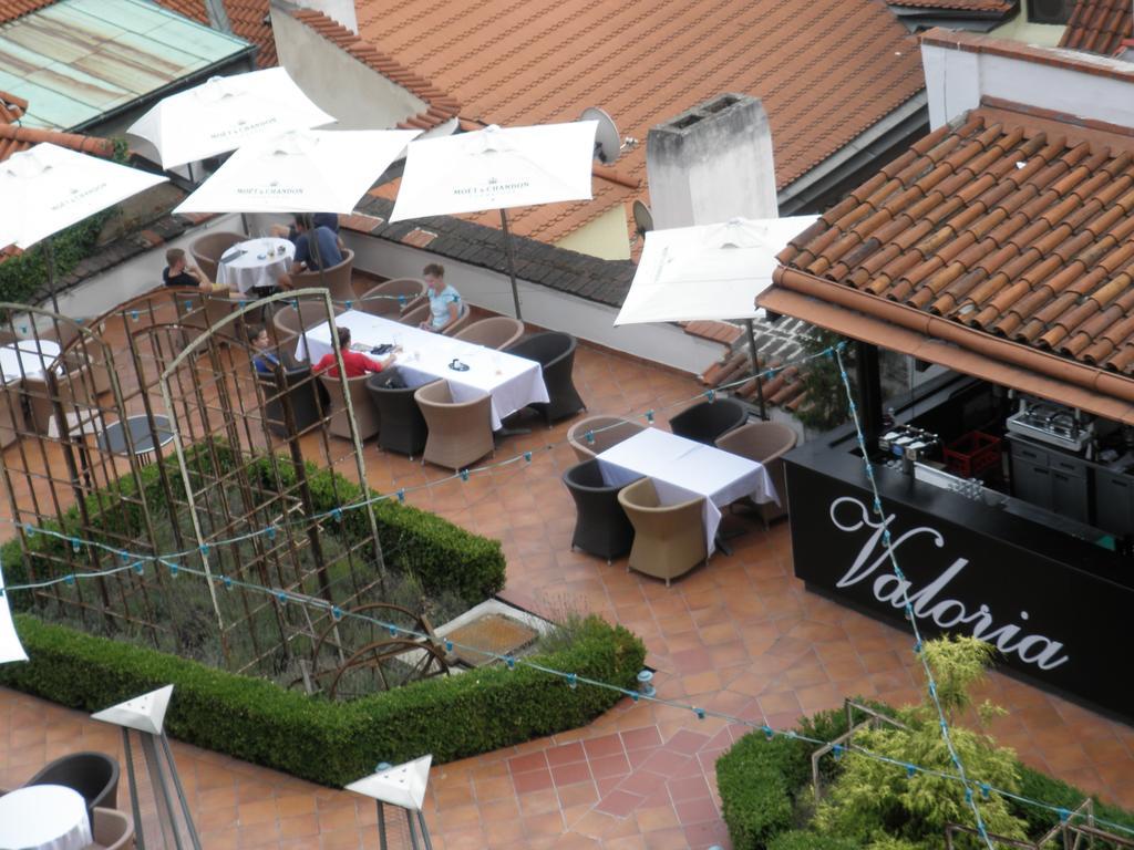 Apartment Paradise Michalska Прага Стая снимка